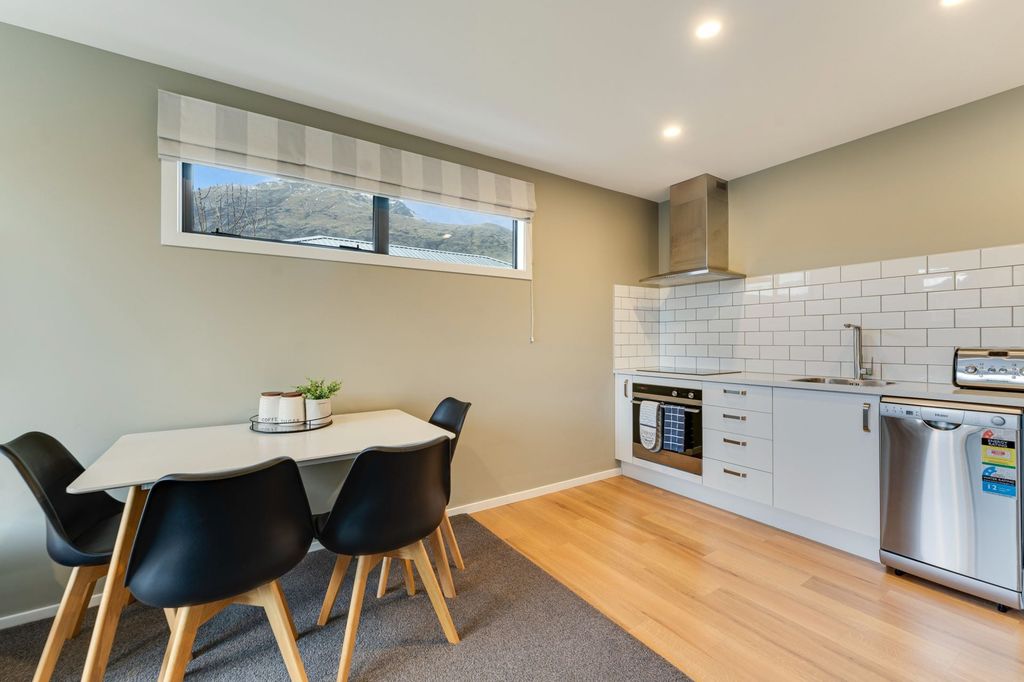 Cozy One Bedroom Unit 4