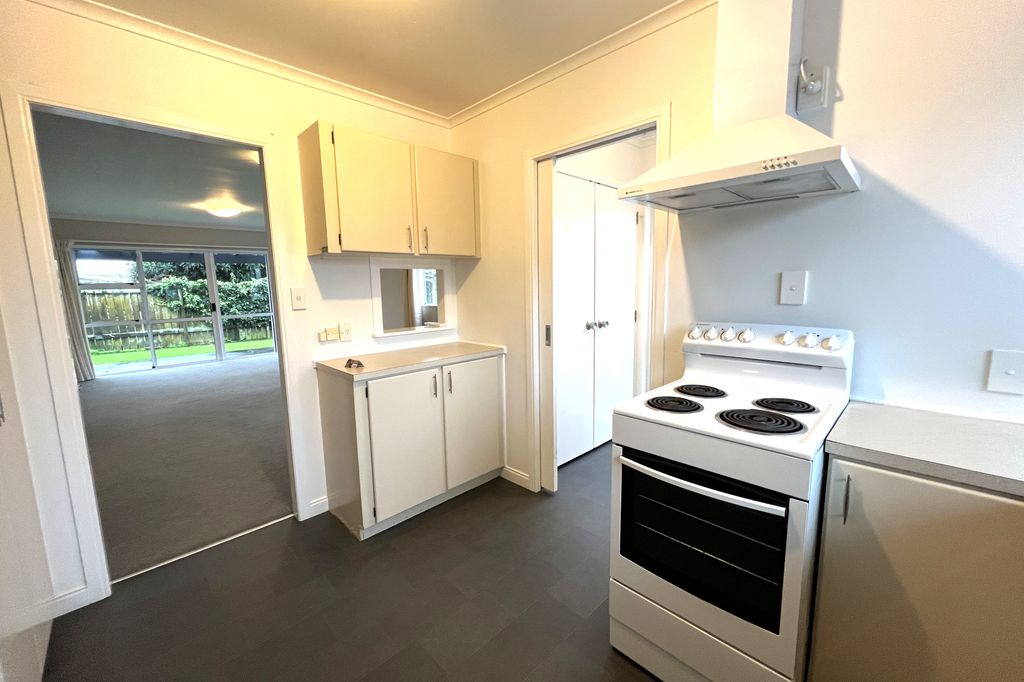 3 bedroom end townhouse 4