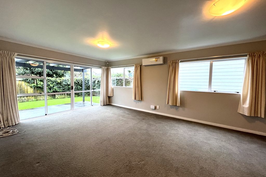3 bedroom end townhouse 2