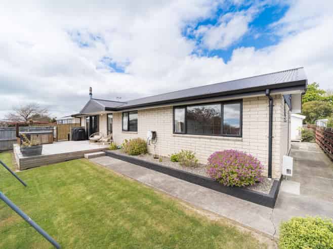 18 Browning Place, Roslyn