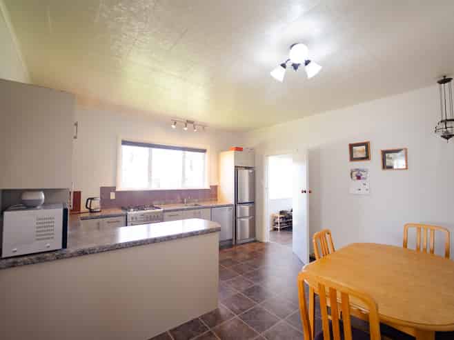 1008 Garry Street, Raureka