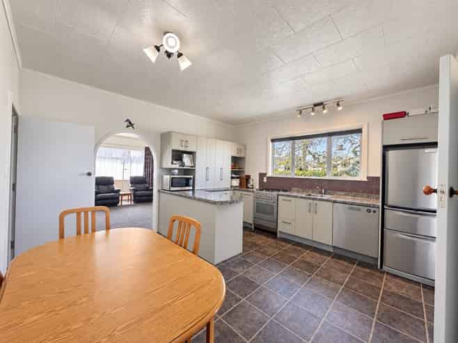 1008 Garry Street, Raureka