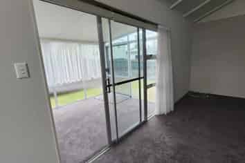 1/143 Lemon Street, Strandon