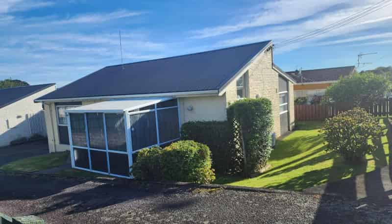 1/143 Lemon Street, Strandon