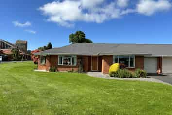 2/89 Church Street, Mosgiel