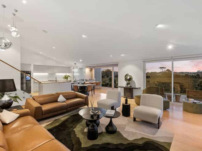 10 Miran Lane, Red Beach