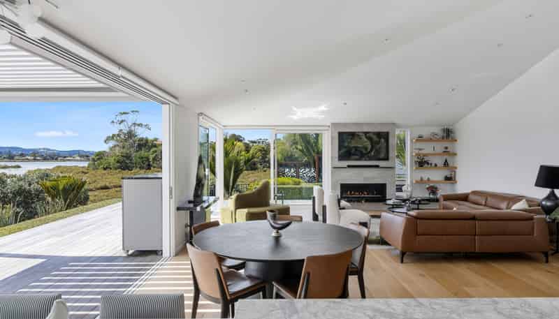 10 Miran Lane, Red Beach