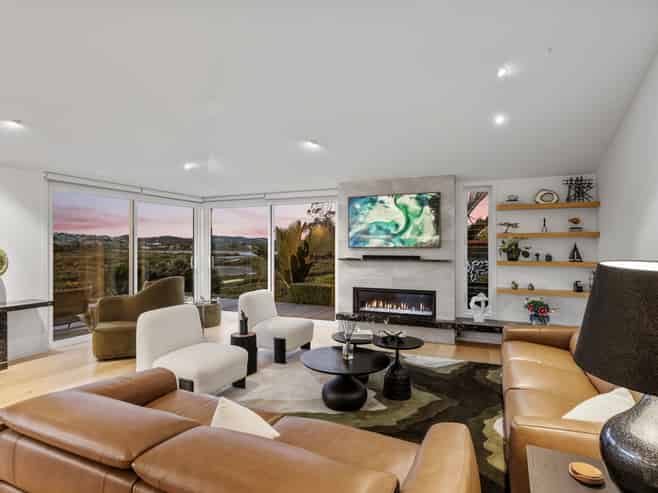 10 Miran Lane, Red Beach