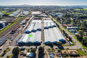 ROAD FRONT WAREHOUSE & SHOWROOM PANMURE
