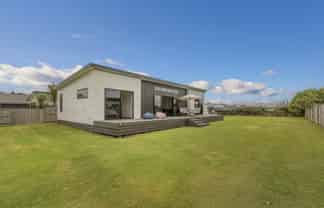 16 Navigation Drive, Cooks Beach