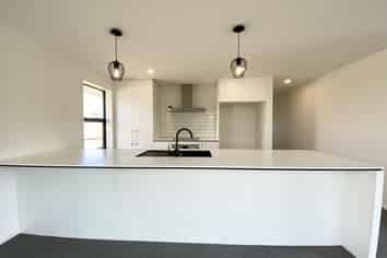 42 Quinn Crescent, Woodend