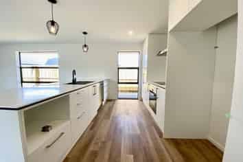 42 Quinn Crescent, Woodend