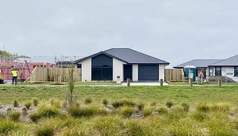 42 Quinn Crescent, Woodend