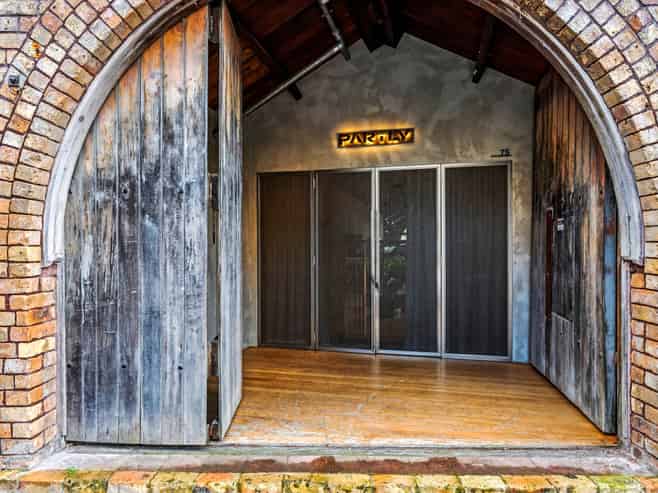 LONG TERM LEASE – STUNNING CHARACTER FREEHOLD
