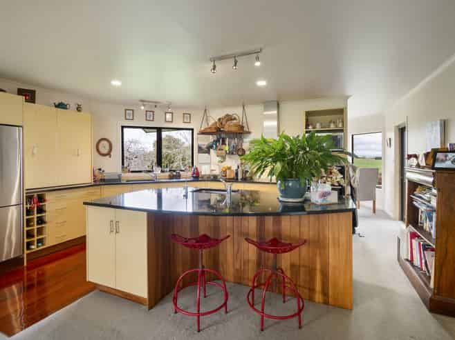 6 Managhs Road, Halcombe