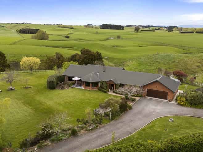 6 Managhs Road, Halcombe