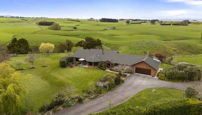 6 Managhs Road, Halcombe