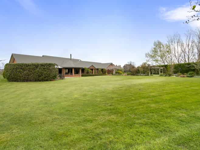 6 Managhs Road, Halcombe