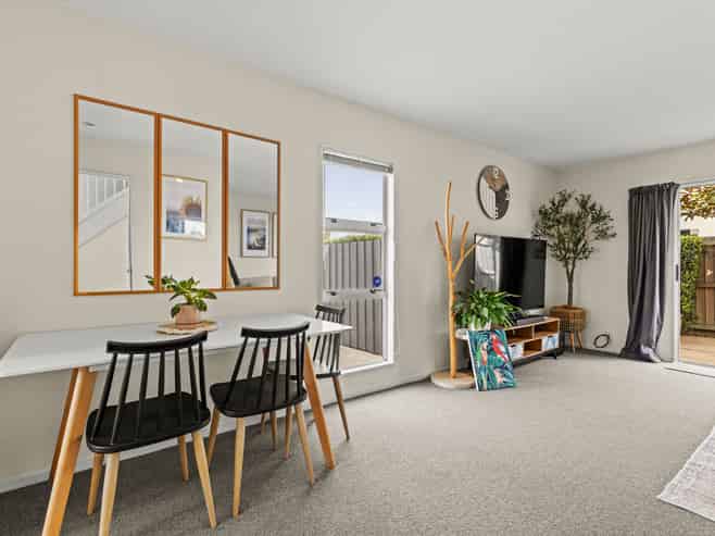2/139 Brougham Street, Addington