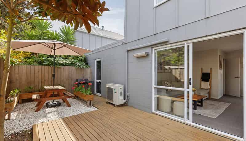 2/139 Brougham Street, Addington