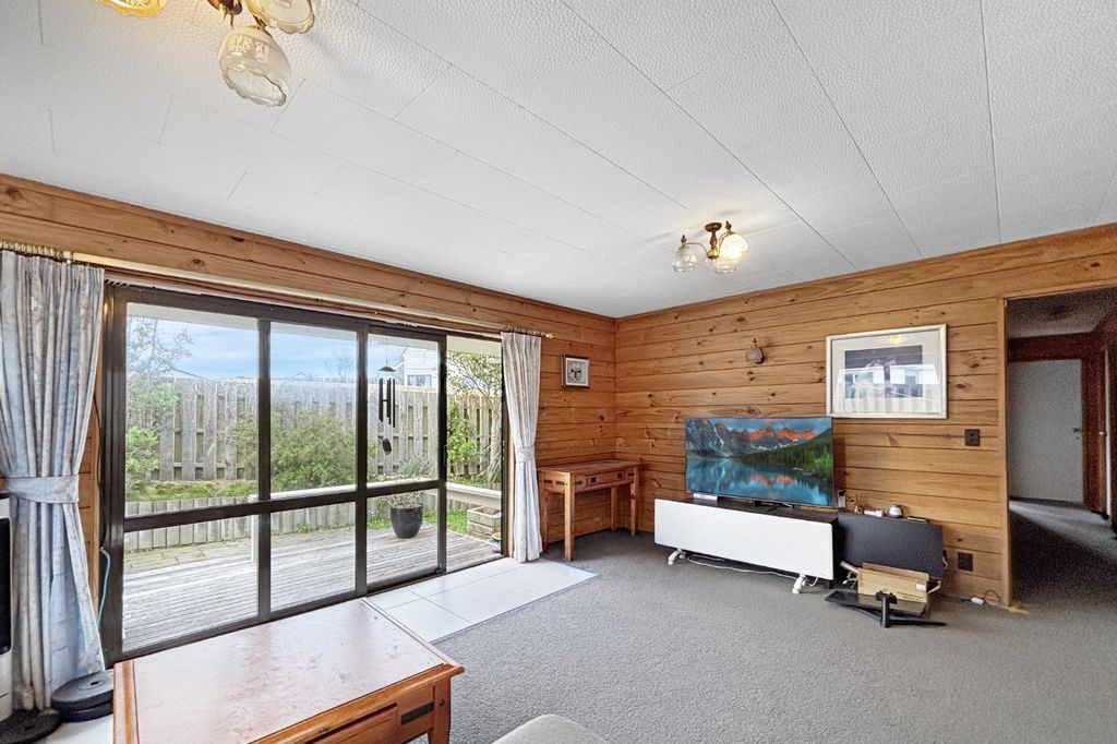 Welcome to 295 Mitchell Street 4
