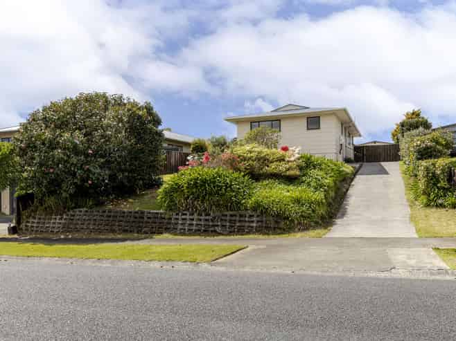 8 Silby Street, Waitara
