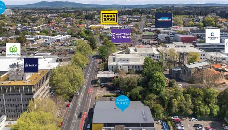 7 Anzac Parade , Hamilton Central