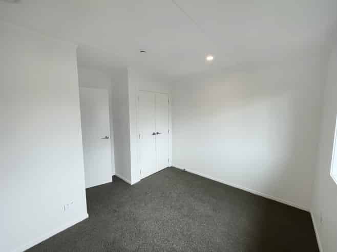 9 Puanani Green, Carterton