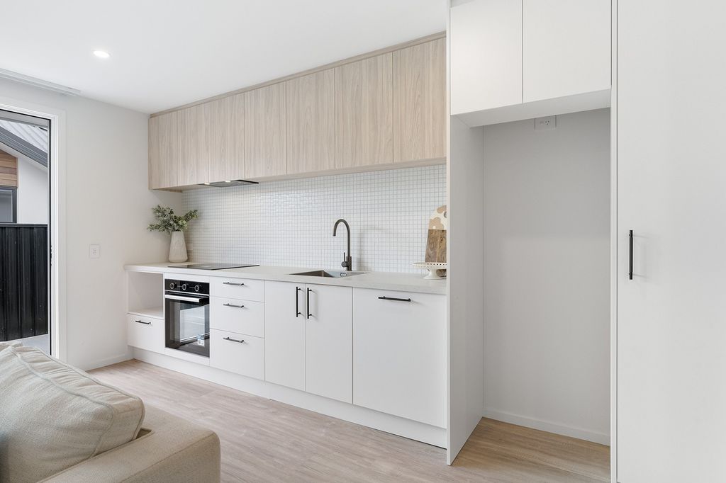 Modern 1 bedroom townhouse 2