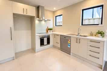 87 Faringdon Boulevard, Rolleston
