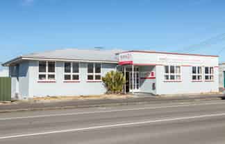 Versatile professional office space
