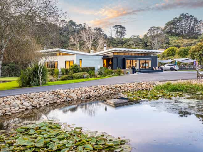 47 Hardens Lane, Paremoremo