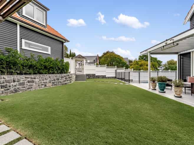 13 Entrican Avenue, Remuera