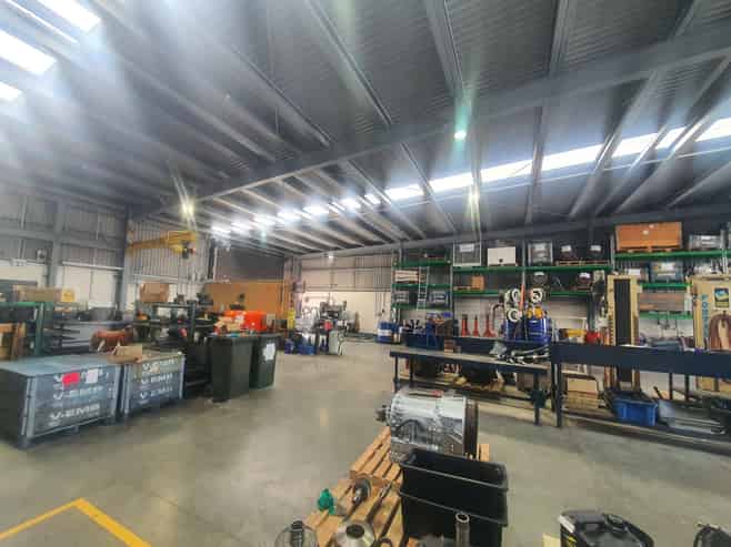 Quality workshop, offices and secure yard