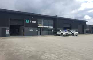 Quality workshop, offices and secure yard