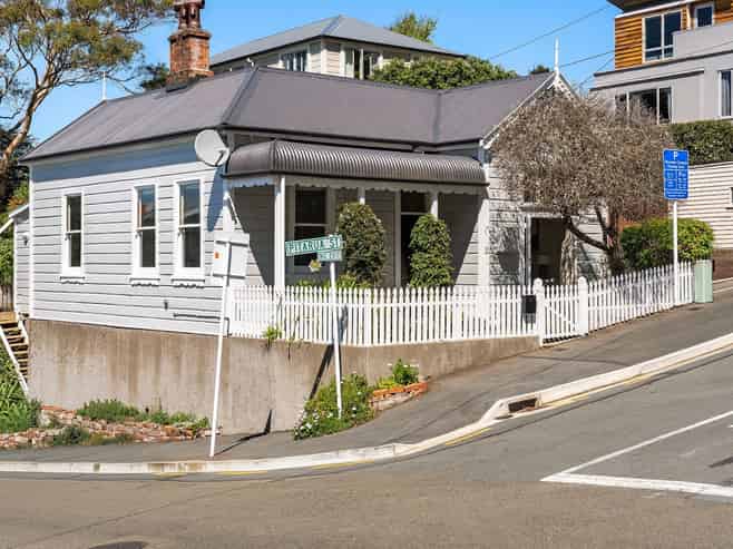 1 Pitarua Street, Thorndon