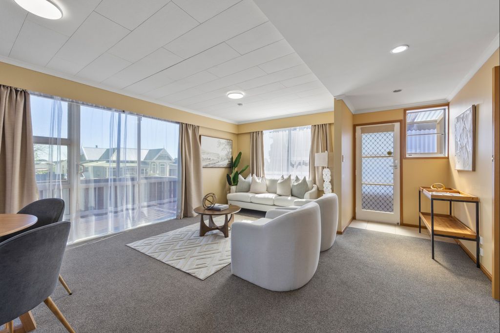 Well positioned & easy care living 2