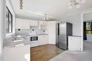 1609 East Road, Douglas