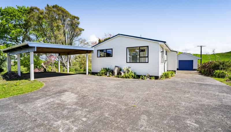 1609 East Road, Douglas