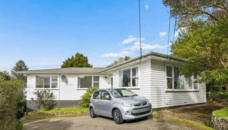  19 Thurleigh Grove, Karori