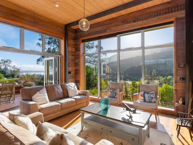 8 Bell Bird Rise, Picton