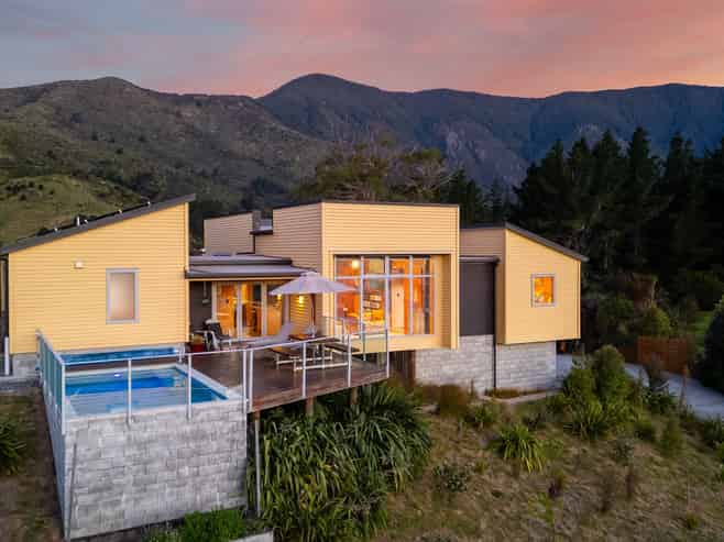 8 Bell Bird Rise, Picton