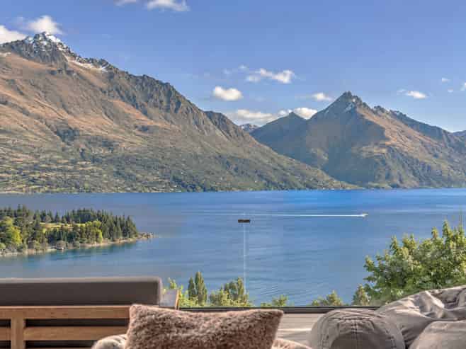 52 Suburb Street, Queenstown