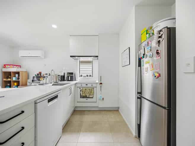 2/36 John Jennings Drive, Oteha