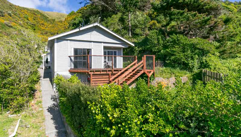 1015 Makara Road, Makara
