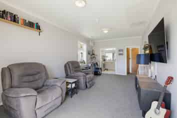 1015 Makara Road, Makara