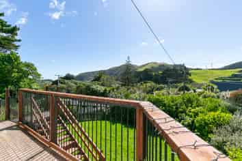 1015 Makara Road, Makara