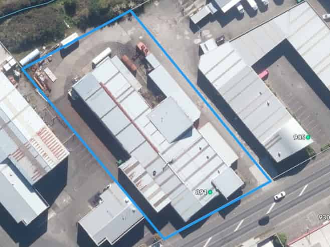  Large Workshops/Warehouse -Prime Location
