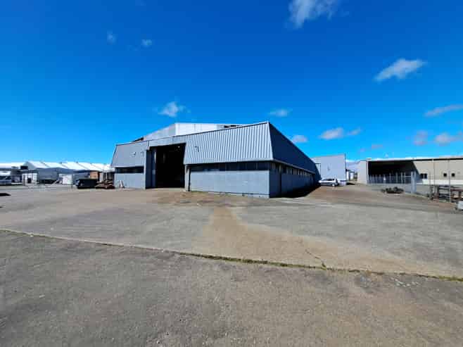  Large Workshops/Warehouse -Prime Location