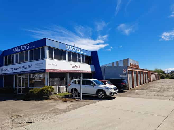  Large Workshops/Warehouse -Prime Location